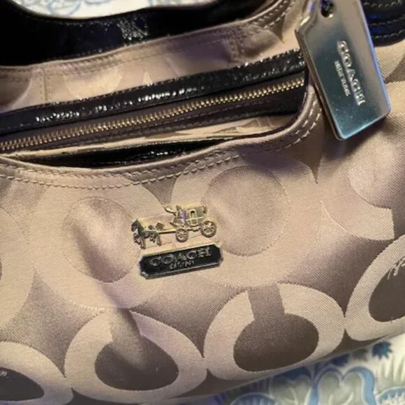 2010 Coach Signature Madison OP Art Maggie Hobo Handbag w/ Gold Hangtag 14305 - Picture 5 of 15